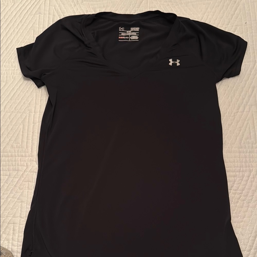 Under Armour Women's Black V-Neck Top